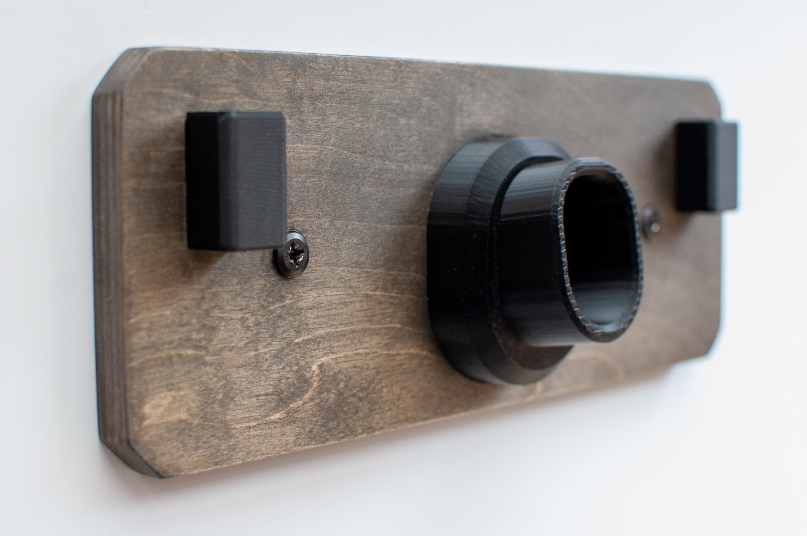 Man Kung Sobek Wall Mount