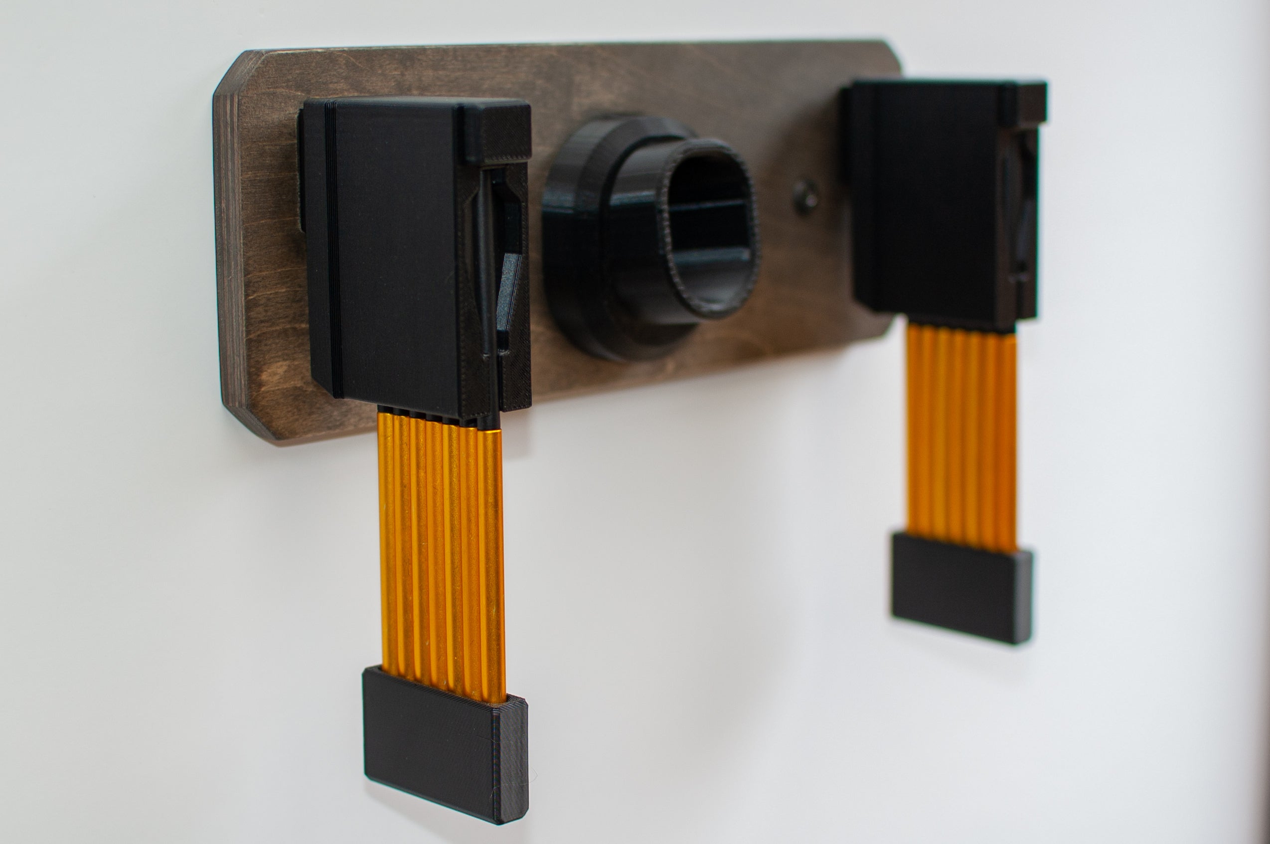 Man Kung Sobek Wall Mount